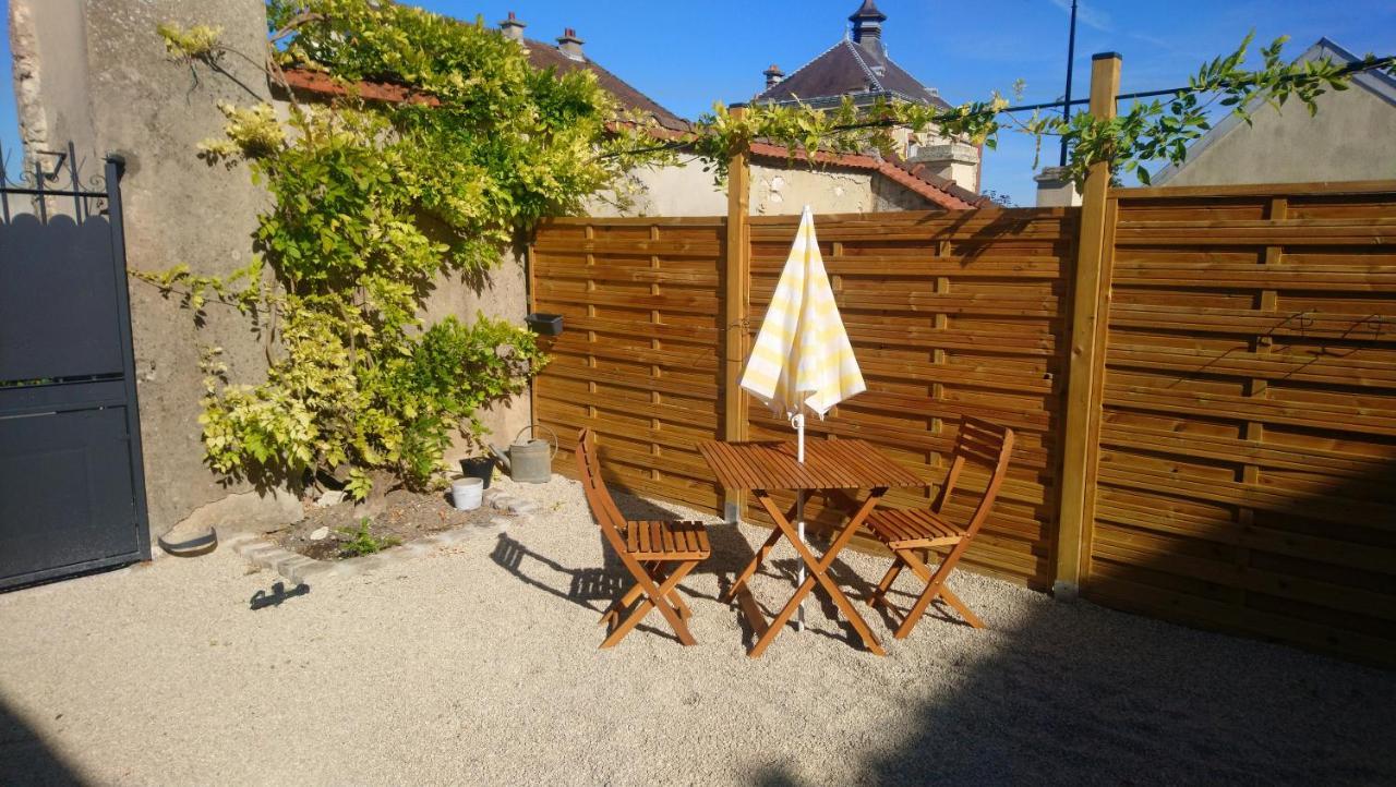 Les Dames-Jeannes Bed and Breakfast Chavot-Courcourt Eksteriør billede