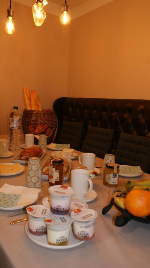 Les Dames-Jeannes Bed and Breakfast Chavot-Courcourt Eksteriør billede